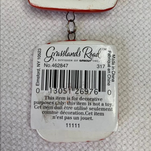 Amscan Grasslands Road Cupcake Christmas Tree Ornament Peace Joy & Cupcakes - Picture 5 of 7